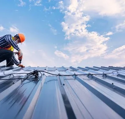 Why Hiring the Right Roofing Contractor Matters