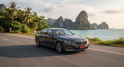 Best Luxury Car Rental Options in Thailand: Choosing the Right Vehicle